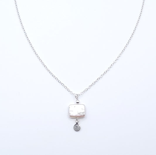 Quiet Light Pearl Necklace
