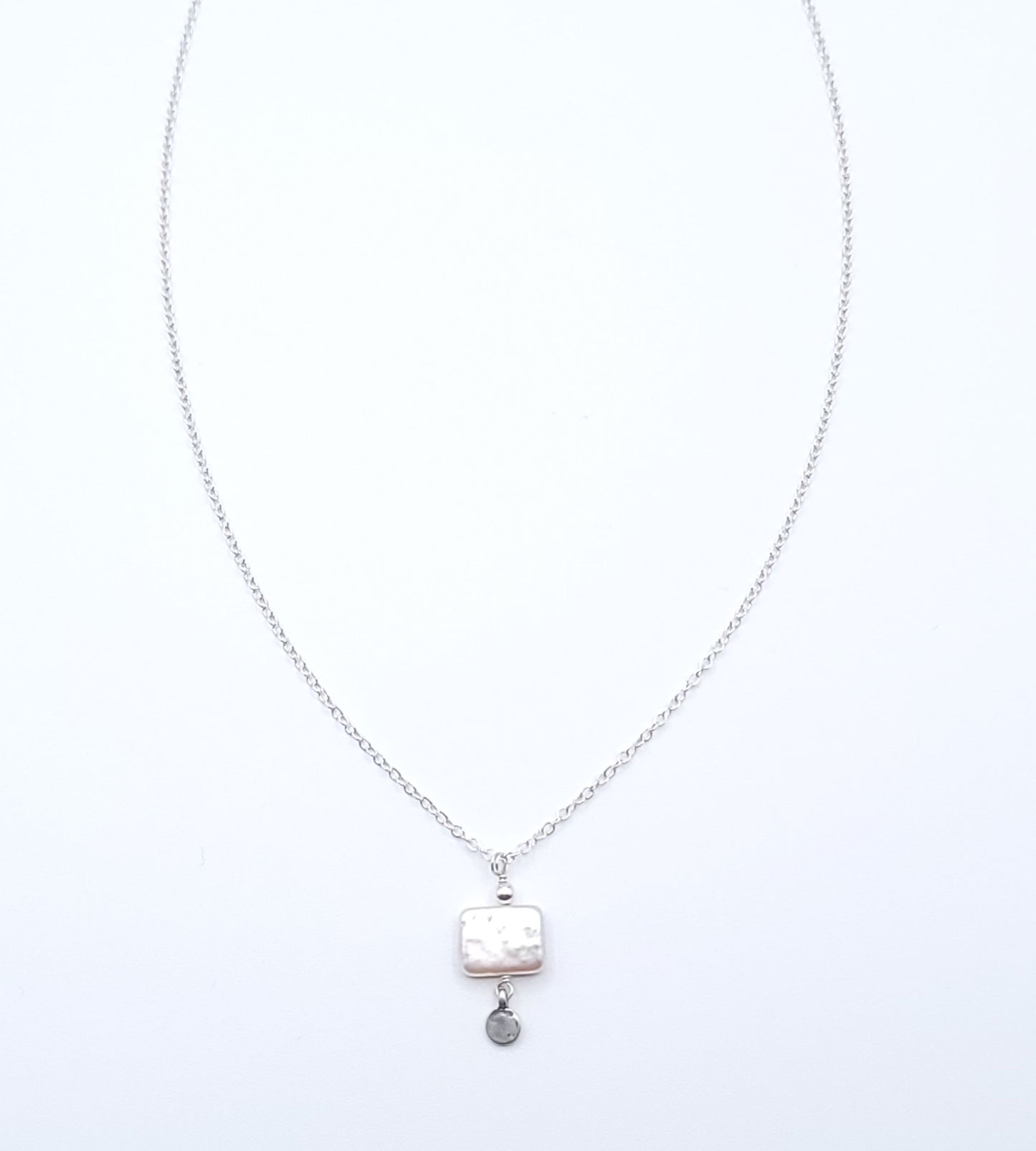 Quiet Light Pearl Necklace