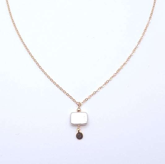 Quiet Light Pearl Necklace