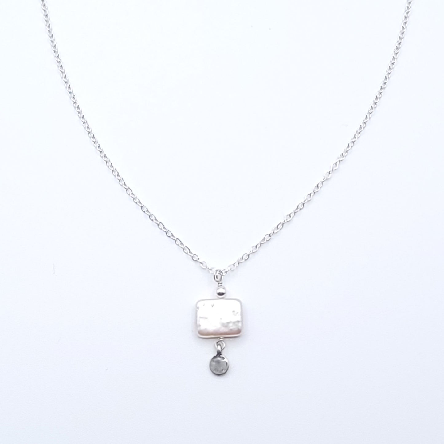 Quiet Light Pearl Necklace
